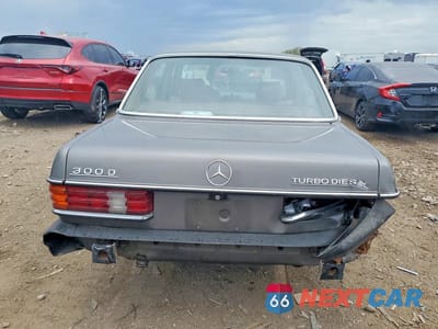 Zdjęcie 6 z 13 samochodu: 1985 MERCEDES-BENZ 300 DT VIN:WDBAB33C2FA192156 - miniatura