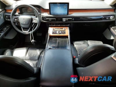 Zdjęcie 8 z 13 samochodu: 2020 LINCOLN AVIATOR RESERVE VIN:5LM5J7XC7LGL23333 - miniatura