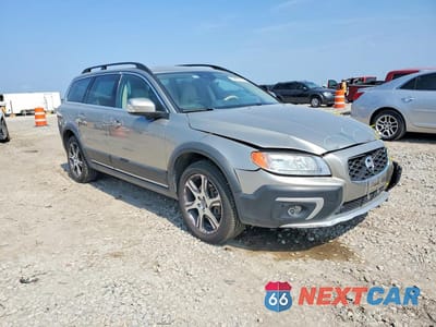 Czwarte zdjęcie samochodu z boku: 2014 VOLVO XC70 T6 VIN:YV4902BZ0E1184885 - miniatura