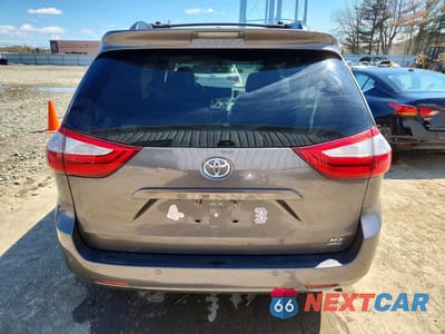 Zdjęcie 6 z 13 samochodu: 2017 TOYOTA SIENNA XLE PREMIUM 7-PASSENGER VIN:5TDDZ3DC0HS149952 - miniatura