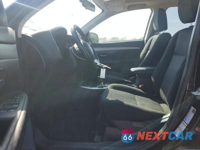 Zdjęcie 7 z 13 samochodu: 2018 MITSUBISHI OUTLANDER SE VIN:JA4AZ3A33JZ012574 - miniatura