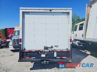 Zdjęcie 6 z 13 samochodu: 2023 GMC SAVANA BOX TRUCK VIN:7GZ37TC73PN008645 - miniatura