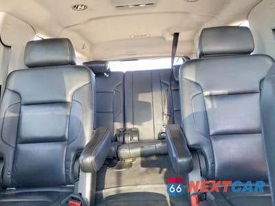 Zdjęcie 10 z 13 samochodu: 2019 CHEVROLET SUBURBAN K1500 LT VIN:1GNSKHKC5KR155576 - miniatura