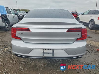Zdjęcie 6 z 12 samochodu: 2017 VOLVO S90 T6 MOMENTUM VIN:YV1A22MK4H1011329 - miniatura