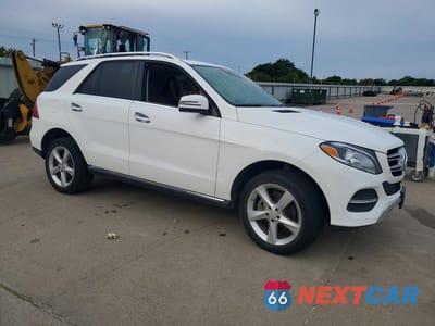 Czwarte zdjęcie samochodu z boku: 2016 MERCEDES-BENZ GLE 350 4MATIC VIN:4JGDA5HB4GA708916 - miniatura