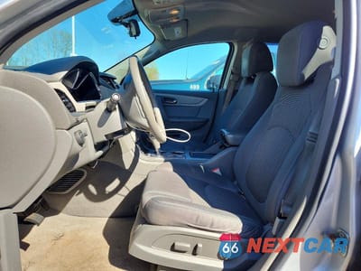 Zdjęcie 7 z 13 samochodu: 2016 CHEVROLET TRAVERSE LS VIN:1GNKRFKD6GJ293125 - miniatura