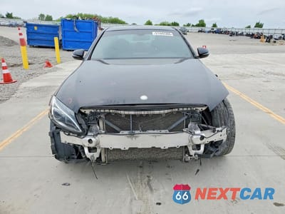 Piąte zdjęcie samochodu w środku: 2016 MERCEDES-BENZ C300 VIN:55SWF4KBXGU178538 - miniatura