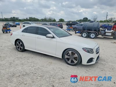 Czwarte zdjęcie samochodu z boku: 2019 MERCEDES-BENZ E 300 VIN:WDDZF4JB0KA533515 - miniatura