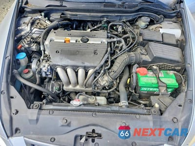Zdjęcie 11 z 12 samochodu: 2004 HONDA ACCORD EX VIN:JHMCM56704C011778 - miniatura
