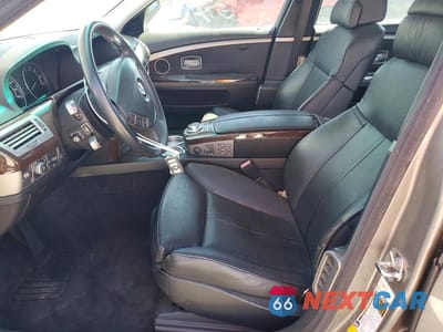 Zdjęcie 7 z 12 samochodu: 2007 BMW 750 VIN:WBAHN83507DT74215 - miniatura