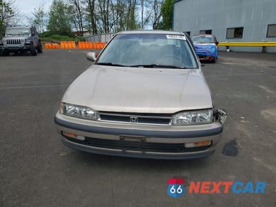 Piąte zdjęcie samochodu w środku: 1991 HONDA ACCORD EX VIN:1HGCB716XMA058878 - miniatura