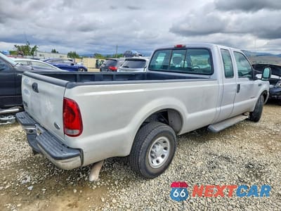Trzecie zdjęcie samochodu z tyłu: 2004 FORD F250 SUPER DUTY VIN:1FTNX20P34EA90649 - miniatura