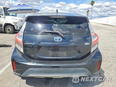 Zdjęcie 6 z 12 samochodu: 2018 TOYOTA PRIUS C FOUR VIN:JTDKDTB39J1606558 - miniatura