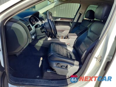 Zdjęcie 7 z 13 samochodu: 2015 VOLKSWAGEN TOUAREG V6 TDI VIN:WVGEP9BP0FD002764 - miniatura