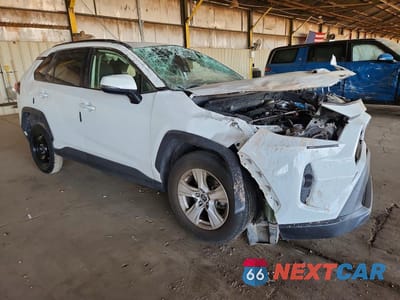 Czwarte zdjęcie samochodu z boku: 2019 TOYOTA RAV4 XLE VIN:JTMW1RFV6KD501596 - miniatura