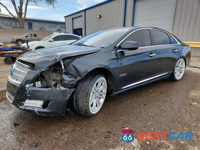 2013 CADILLAC XTS PLATINUM 2G61U5S35D9101370 - główne zdjęcie licytacji z USA - miniatura