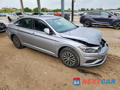 Czwarte zdjęcie samochodu z boku: 2021 VOLKSWAGEN JETTA S VIN:3VWC57BU4MM085545 - miniatura