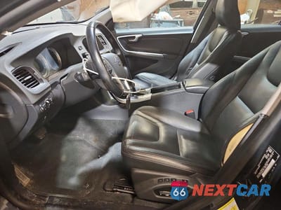 Zdjęcie 7 z 12 samochodu: 2013 VOLVO S60 T5 VIN:YV1612FS5D2229550 - miniatura