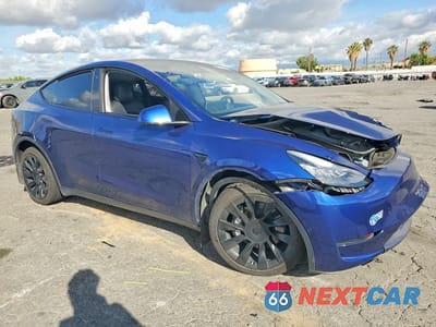 Czwarte zdjęcie samochodu z boku: 2020 TESLA MODEL Y VIN:5YJYGDEE8LF055439 - miniatura