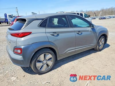 Trzecie zdjęcie samochodu z tyłu: 2021 HYUNDAI KONA LIMITED VIN:KM8K33AG1MU117609 - miniatura
