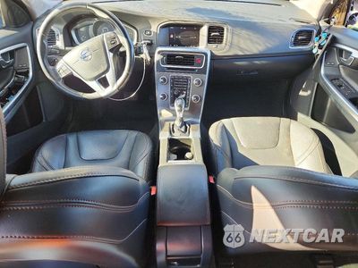Zdjęcie 8 z 12 samochodu: 2015 VOLVO V60 CROSS COUNTRY PREMIER VIN:YV4612HKXF1002010 - miniatura
