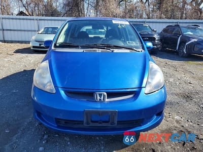 Piąte zdjęcie samochodu w środku: 2007 HONDA FIT VIN:JHMGD37457S031822 - miniatura