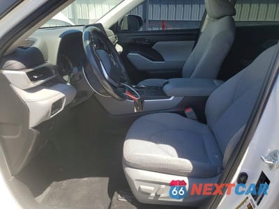 Zdjęcie 7 z 14 samochodu: 2022 TOYOTA HIGHLANDER LE VIN:5TDZZRAH4NS540848 - miniatura