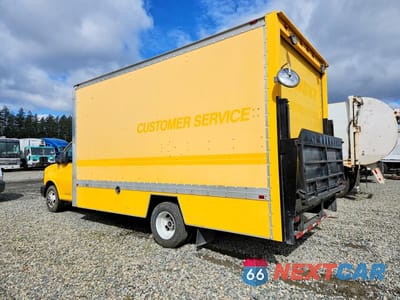 Drugie zdjęcie samochodu z przodu: 2011 GMC SAVANA BOX TRUCK VIN:1GD374CG8B1100039 - miniatura