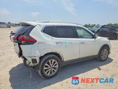 Trzecie zdjęcie samochodu z tyłu: 2020 NISSAN ROGUE SV VIN:KNMAT2MT1LP520411 - miniatura