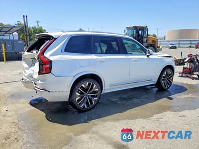 Trzecie zdjęcie samochodu z tyłu: 2026 VOLVO XC90 PLUS VIN:YV4062PEXT1505969 - miniatura