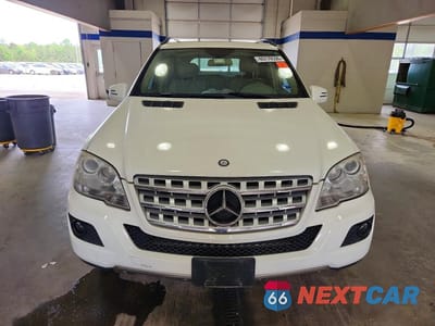 Piąte zdjęcie samochodu w środku: 2011 MERCEDES-BENZ ML 350 4MATIC VIN:4JGBB8GB2BA702371 - miniatura