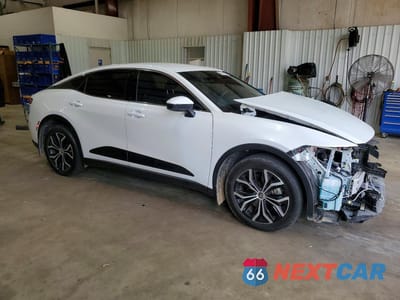 Czwarte zdjęcie samochodu z boku: 2024 TOYOTA CROWN XLE VIN:JTDAAAAF1R3027942 - miniatura