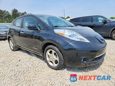 Czwarte zdjęcie samochodu z boku: 2015 NISSAN LEAF SV VIN:1N4AZ0CP1FC307371 - miniatura