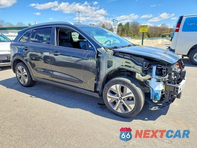 Czwarte zdjęcie samochodu z boku: 2022 KIA NIRO EV S VIN:KNDCC3LG6N5159744 - miniatura