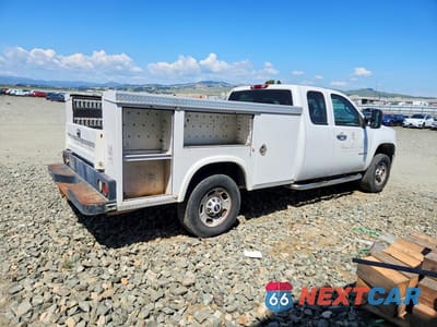 Trzecie zdjęcie samochodu z tyłu: 2011 GMC SIERRA C2500 HEAVY DUTY VIN:1GD21ZCG5BZ254347 - miniatura