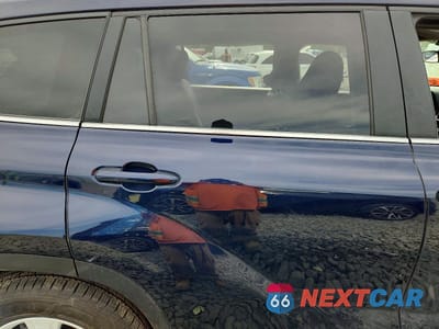 Zdjęcie 10 z 12 samochodu: 2023 TOYOTA HIGHLANDER L VIN:5TDKDRAH6PS034604 - miniatura