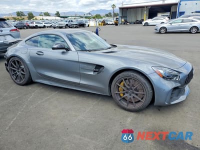 Czwarte zdjęcie samochodu z boku: 2018 MERCEDES-BENZ AMG GT R VIN:WDDYJ7KA6JA013187 - miniatura