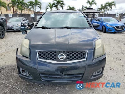 Piąte zdjęcie samochodu w środku: 2010 NISSAN SENTRA 2.0 VIN:3N1AB6AP3AL724477 - miniatura