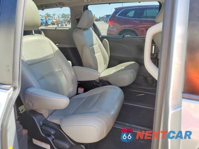 Zdjęcie 11 z 13 samochodu: 2019 TOYOTA SIENNA LIMITED PREMIUM 7-PASSENGER VIN:5TDDZ3DC6KS216254 - miniatura