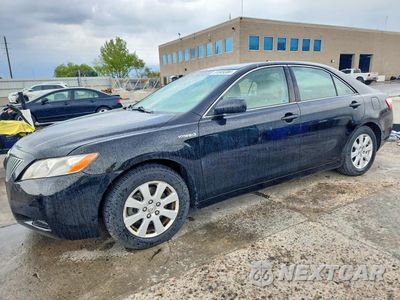 2008 TOYOTA CAMRY HYBRID JTNBB46K983045012 - główne zdjęcie licytacji z USA - miniatura