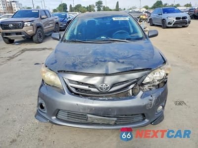 Piąte zdjęcie samochodu w środku: 2013 TOYOTA COROLLA S VIN:2T1BU4EE2DC073701 - miniatura