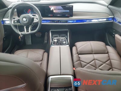 Zdjęcie 8 z 12 samochodu: 2026 BMW 740 XI VIN:WBA33EH06TCW36220 - miniatura