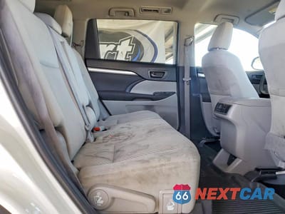 Zdjęcie 11 z 12 samochodu: 2019 TOYOTA HIGHLANDER LE VIN:5TDBZRFH9KS932049 - miniatura