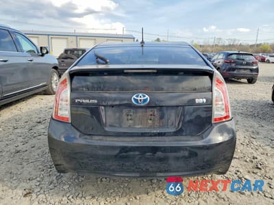Zdjęcie 6 z 13 samochodu: 2014 TOYOTA PRIUS THREE VIN:JTDKN3DU2E1743432 - miniatura