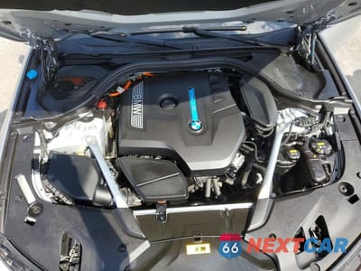 Zdjęcie 11 z 12 samochodu: 2019 BMW 530E VIN:WBAJA9C53KB391730 - miniatura