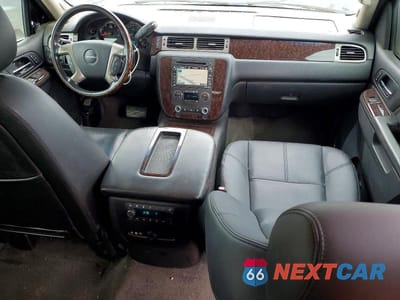 Zdjęcie 8 z 13 samochodu: 2011 GMC YUKON XL DENALI VIN:1GKS2MEF7BR361347 - miniatura
