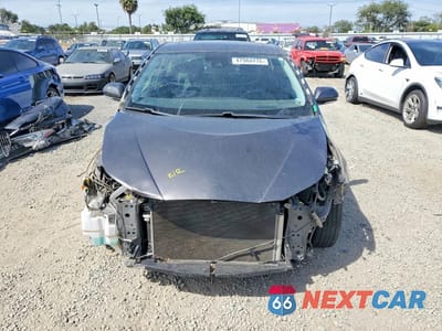 Piąte zdjęcie samochodu w środku: 2016 TOYOTA PRIUS FOUR VIN:JTDKARFU7G3517731 - miniatura