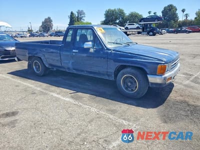 Czwarte zdjęcie samochodu z boku: 1988 TOYOTA PICKUP XTRACAB RN70 DLX VIN:JT4RN70D0J0057451 - miniatura