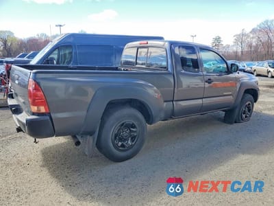 Trzecie zdjęcie samochodu z tyłu: 2015 TOYOTA TACOMA BASE VIN:5TFUX4EN3FX036287 - miniatura
