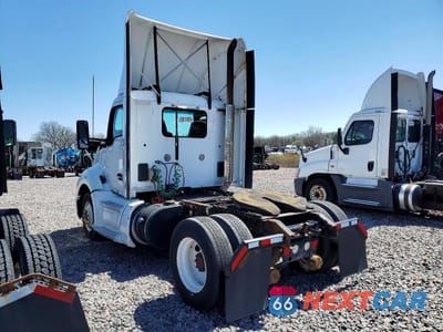 Trzecie zdjęcie samochodu z tyłu: 2014 KENWORTH T680 SEMI TRUCK VIN:1XKYA48X4EJ403204 - miniatura